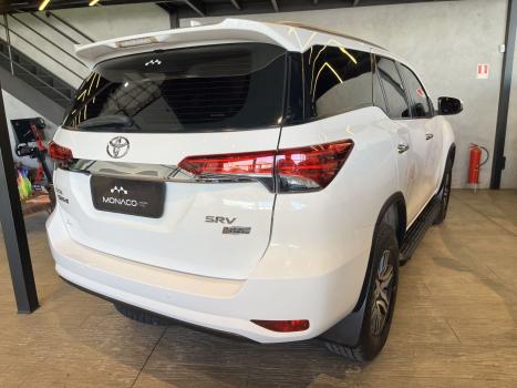 TOYOTA Hilux SW4 2.7 16V 4P FLEX SRV 7 LUGARES AUTOM�TICO, Foto 9