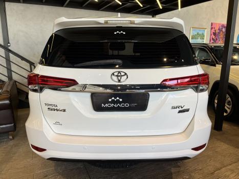 TOYOTA Hilux SW4 2.7 16V 4P FLEX SRV 7 LUGARES AUTOM�TICO, Foto 10