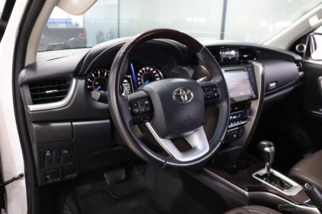 TOYOTA Hilux SW4 2.7 16V 4P FLEX SRV 7 LUGARES AUTOM�TICO, Foto 4