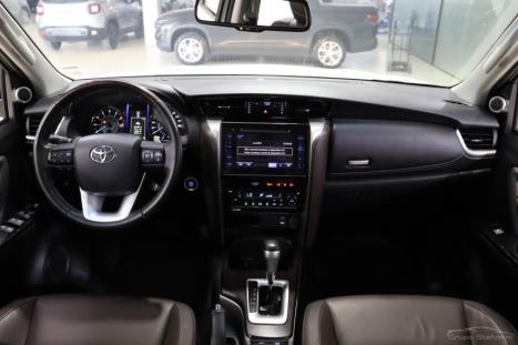 TOYOTA Hilux SW4 2.7 16V 4P FLEX SRV 7 LUGARES AUTOM�TICO, Foto 6