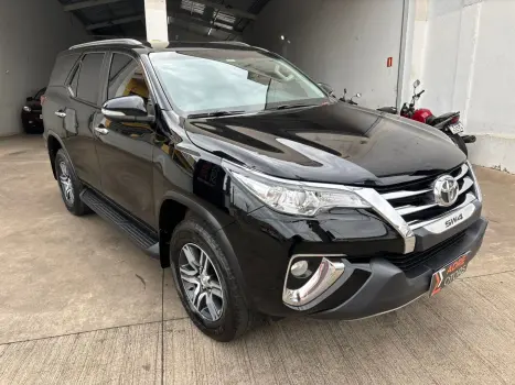 TOYOTA Hilux SW4 2.7 16V 4P SR AUTOM�TICO, Foto 2