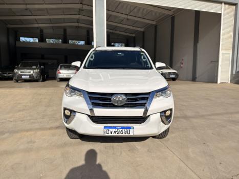 TOYOTA Hilux SW4 2.7 16V 4P FLEX SRV 7 LUGARES AUTOM�TICO, Foto 2