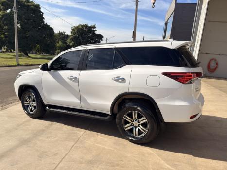 TOYOTA Hilux SW4 2.7 16V 4P FLEX SRV 7 LUGARES AUTOM�TICO, Foto 4