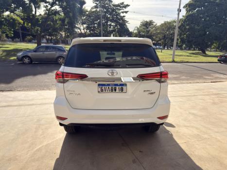 TOYOTA Hilux SW4 2.7 16V 4P FLEX SRV 7 LUGARES AUTOM�TICO, Foto 5
