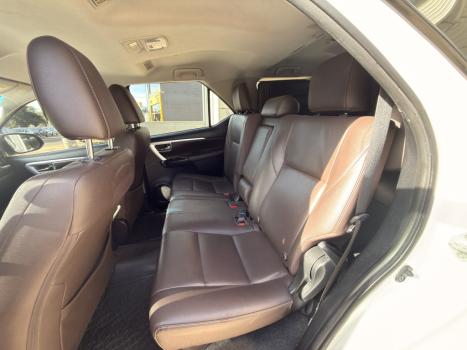 TOYOTA Hilux SW4 2.7 16V 4P FLEX SRV 7 LUGARES AUTOM�TICO, Foto 11