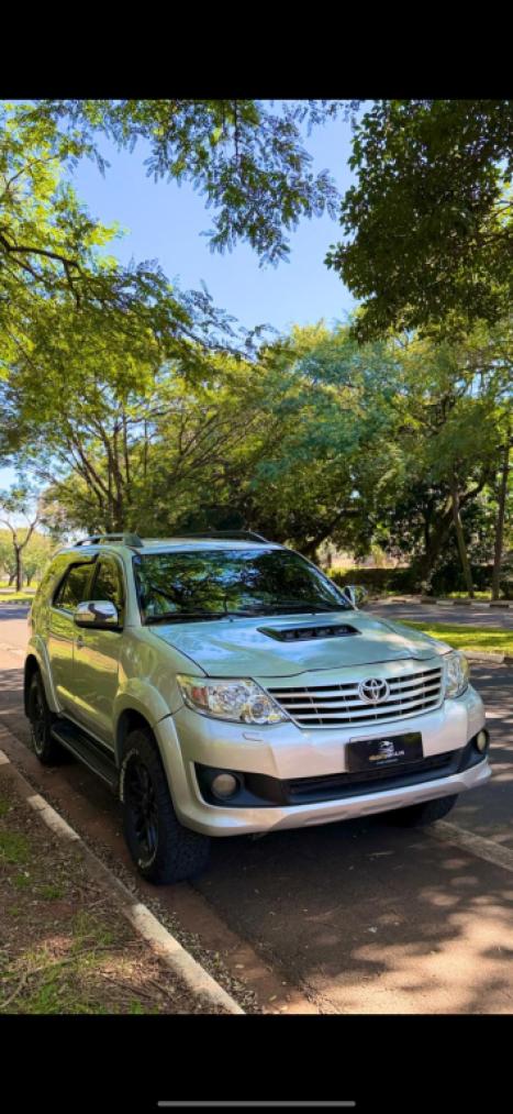 TOYOTA Hilux SW4 2.7 16V 4P SR FLEX, Foto 2