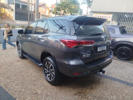 TOYOTA Hilux SW4 2.7 16V 4P FLEX SRV 7 LUGARES AUTOMÁTICO, Foto 4