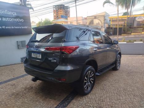 TOYOTA Hilux SW4 2.7 16V 4P FLEX SRV 7 LUGARES AUTOMÁTICO, Foto 6