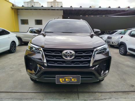 TOYOTA Hilux SW4 2.7 16V 4P FLEX SRV 7 LUGARES AUTOMÁTICO, Foto 2