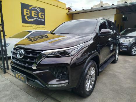 TOYOTA Hilux SW4 2.7 16V 4P FLEX SRV 7 LUGARES AUTOMÁTICO, Foto 3