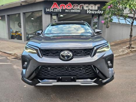 TOYOTA Hilux SW4 2.8 16V 4P SRX PLATINUM 4X4 7 LUGARES TURBO DIESEL AUTOM�TICO, Foto 2