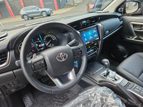 TOYOTA Hilux SW4 2.8 16V 4P SRX PLATINUM 4X4 7 LUGARES TURBO DIESEL AUTOM�TICO, Foto 5