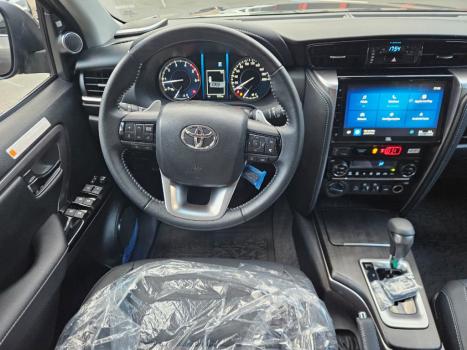 TOYOTA Hilux SW4 2.8 16V 4P SRX PLATINUM 4X4 7 LUGARES TURBO DIESEL AUTOM�TICO, Foto 6