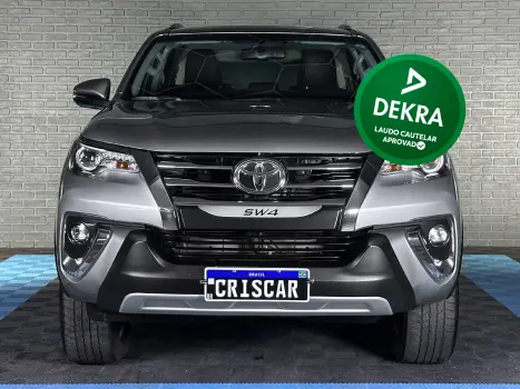 TOYOTA Hilux SW4 2.8 16V 4P SRX 4X4 7 LUGARES TURBO DIESEL AUTOMTICO, Foto 1