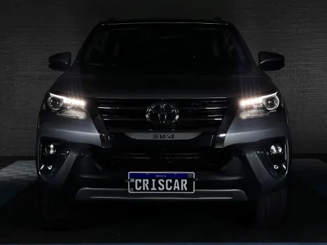 TOYOTA Hilux SW4 2.8 16V 4P SRX 4X4 7 LUGARES TURBO DIESEL AUTOMTICO, Foto 2