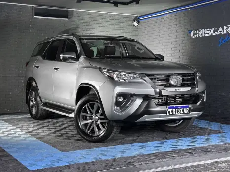 TOYOTA Hilux SW4 2.8 16V 4P SRX 4X4 7 LUGARES TURBO DIESEL AUTOMTICO, Foto 3