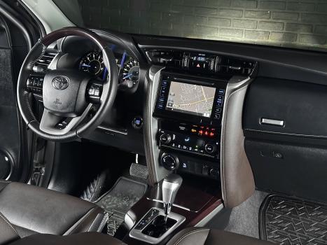 TOYOTA Hilux SW4 2.8 16V 4P SRX 4X4 7 LUGARES TURBO DIESEL AUTOMTICO, Foto 10