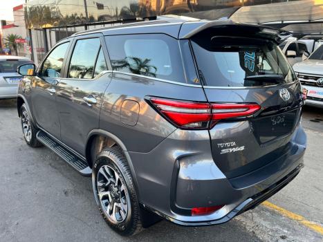 TOYOTA Hilux SW4 2.8 16V 4P SRX PLATINUM 4X4 7 LUGARES TURBO DIESEL AUTOMTICO, Foto 5