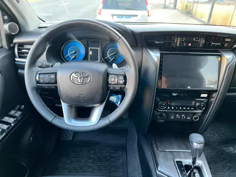 TOYOTA Hilux SW4 2.8 16V 4P SRX PLATINUM 4X4 7 LUGARES TURBO DIESEL AUTOMTICO, Foto 10
