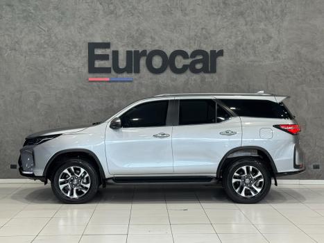 TOYOTA Hilux SW4 2.8 16V 4P SRX PLATINUM 4X4 7 LUGARES TURBO DIESEL AUTOMTICO, Foto 3