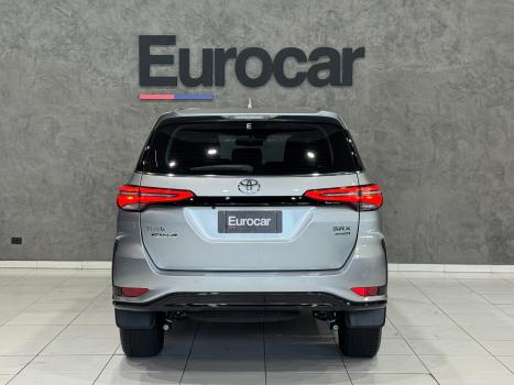 TOYOTA Hilux SW4 2.8 16V 4P SRX PLATINUM 4X4 7 LUGARES TURBO DIESEL AUTOMTICO, Foto 5