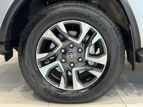 TOYOTA Hilux SW4 2.8 16V 4P SRX PLATINUM 4X4 7 LUGARES TURBO DIESEL AUTOMTICO, Foto 6