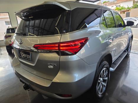 TOYOTA Hilux SW4 2.8 16V 4P SRX 4X4 7 LUGARES TURBO DIESEL AUTOM�TICO, Foto 4