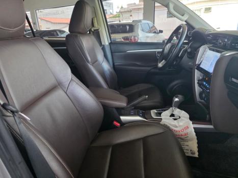 TOYOTA Hilux SW4 2.8 16V 4P SRX 4X4 7 LUGARES TURBO DIESEL AUTOM�TICO, Foto 5