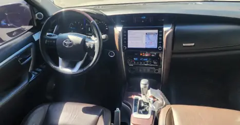 TOYOTA Hilux SW4 2.8 16V 4P SRX 4X4 7 LUGARES TURBO DIESEL AUTOM�TICO, Foto 7