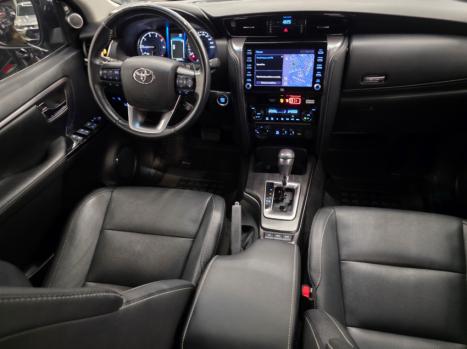TOYOTA Hilux SW4 2.8 16V 4P SRX 4X4 7 LUGARES TURBO DIESEL AUTOMTICO, Foto 6