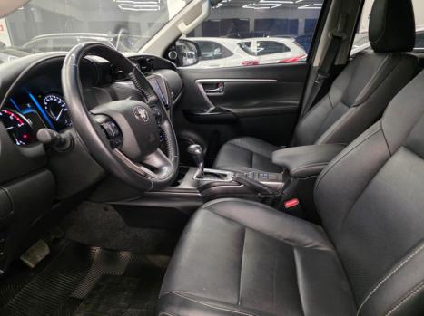 TOYOTA Hilux SW4 2.8 16V 4P SRX 4X4 7 LUGARES TURBO DIESEL AUTOMTICO, Foto 8