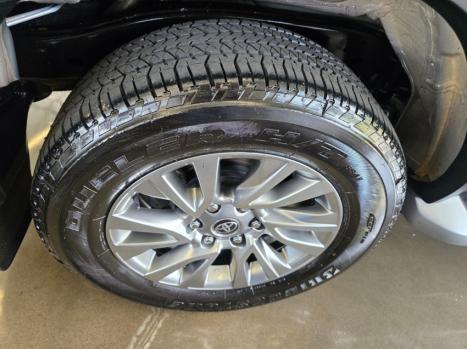 TOYOTA Hilux SW4 2.8 16V 4P SRX 4X4 7 LUGARES TURBO DIESEL AUTOMTICO, Foto 5