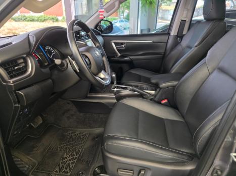 TOYOTA Hilux SW4 2.8 16V 4P SRX 4X4 7 LUGARES TURBO DIESEL AUTOMTICO, Foto 9