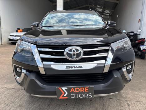 TOYOTA Hilux SW4 2.8 16V 4P SRX 4X4 7 LUGARES TURBO DIESEL AUTOMTICO, Foto 7
