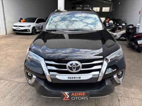 TOYOTA Hilux SW4 2.8 16V 4P SRX 4X4 7 LUGARES TURBO DIESEL AUTOMTICO, Foto 8