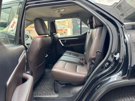 TOYOTA Hilux SW4 2.8 16V 4P SRX 4X4 7 LUGARES TURBO DIESEL AUTOMTICO, Foto 14