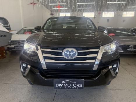 TOYOTA Hilux SW4 2.8 16V 4P SRX 4X4 7 LUGARES TURBO DIESEL AUTOMTICO, Foto 2
