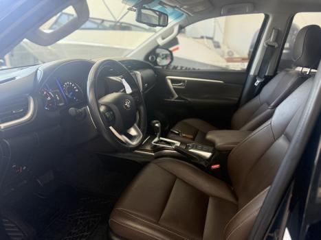 TOYOTA Hilux SW4 2.8 16V 4P SRX 4X4 7 LUGARES TURBO DIESEL AUTOMTICO, Foto 14