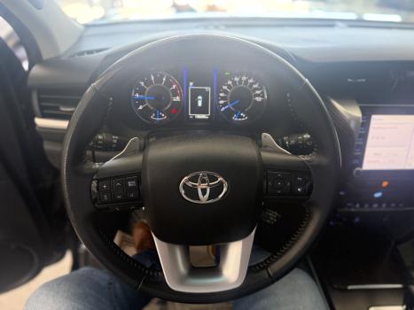 TOYOTA Hilux SW4 2.8 16V 4P SRX 4X4 7 LUGARES TURBO DIESEL AUTOMTICO, Foto 17
