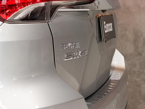 TOYOTA Hilux SW4 2.8 4P SRX 4X4 TURBO DIESEL AUTOMTICO, Foto 5