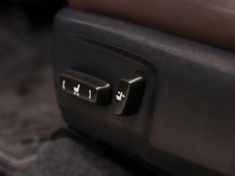 TOYOTA Hilux SW4 2.8 4P SRX 4X4 TURBO DIESEL AUTOMTICO, Foto 12