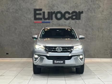 TOYOTA Hilux SW4 2.8 16V 4P SRX 4X4 7 LUGARES TURBO DIESEL AUTOMTICO, Foto 2