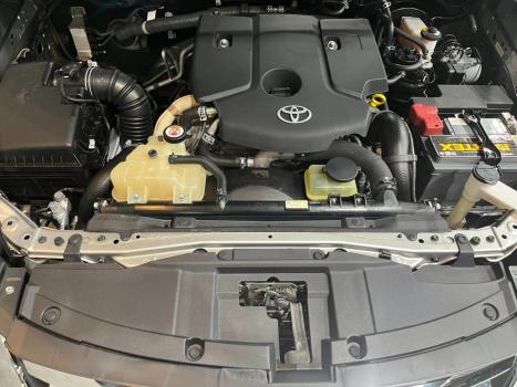 TOYOTA Hilux SW4 2.8 16V 4P SRX 4X4 7 LUGARES TURBO DIESEL AUTOMTICO, Foto 9