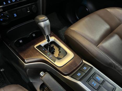 TOYOTA Hilux SW4 2.8 16V 4P SRX 4X4 7 LUGARES TURBO DIESEL AUTOMTICO, Foto 15