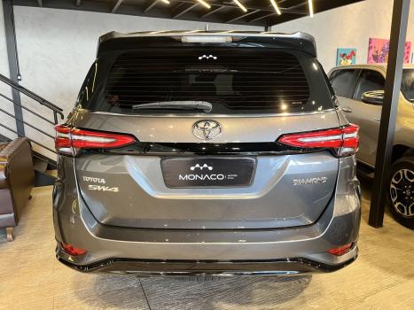 TOYOTA Hilux SW4 2.8 4P SRX 4X4 DIAMOND 7 LUGARES TURBO DIESEL AUTOM�TICO, Foto 13