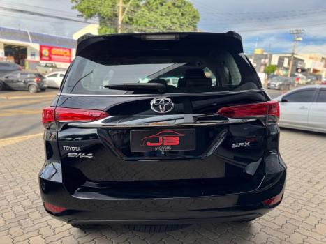 TOYOTA Hilux SW4 2.8 16V 4P SRX 4X4 7 LUGARES TURBO DIESEL AUTOM�TICO, Foto 5