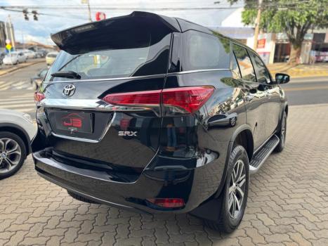 TOYOTA Hilux SW4 2.8 16V 4P SRX 4X4 7 LUGARES TURBO DIESEL AUTOM�TICO, Foto 6