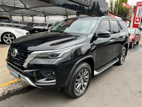 TOYOTA Hilux SW4 2.8 4P SRX 4X4 TURBO DIESEL AUTOM�TICO, Foto 2