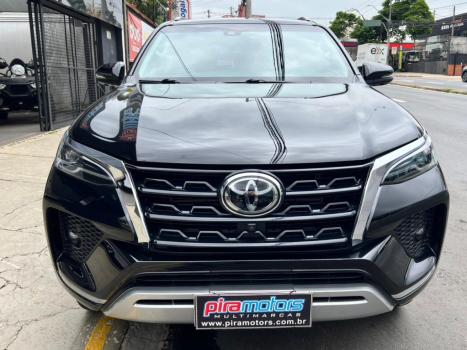 TOYOTA Hilux SW4 2.8 4P SRX 4X4 TURBO DIESEL AUTOM�TICO, Foto 3