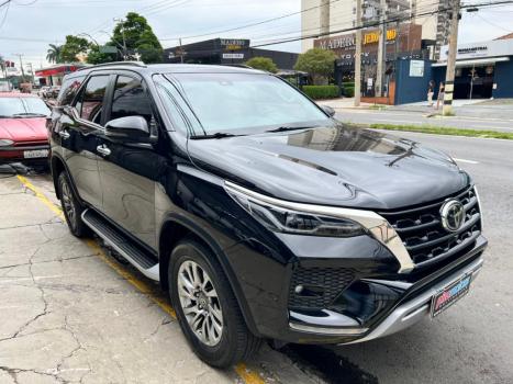 TOYOTA Hilux SW4 2.8 4P SRX 4X4 TURBO DIESEL AUTOM�TICO, Foto 4